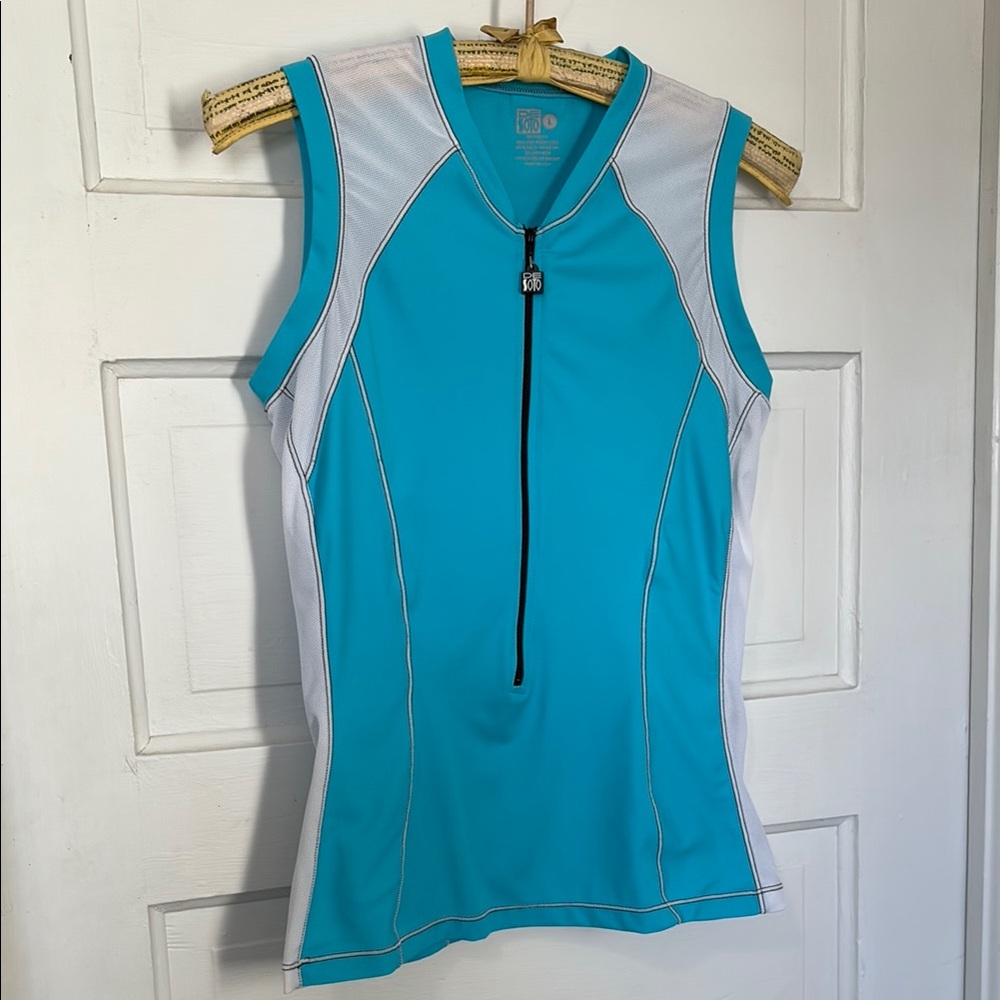 De Soto Traithlon Femme Women's Aqua Blue and White Sleeveless Top